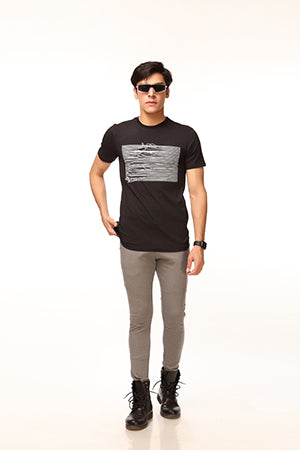 Extended Strings Print – T-Shirt For Men